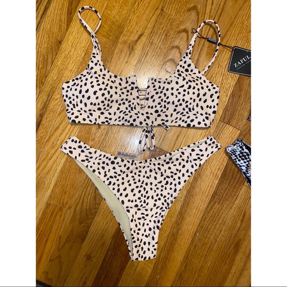 *Set of 2* Zaful cheeky bikinis - Picture 2 of 3